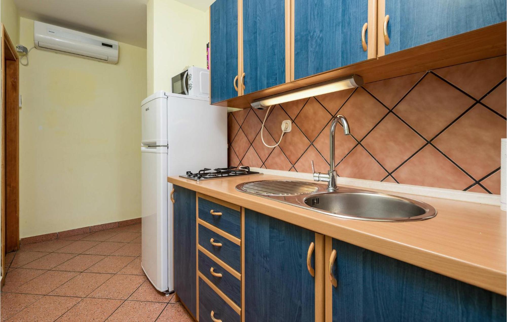 Pet Friendly Apartment In Stara Novalja With Wifi 외부 사진